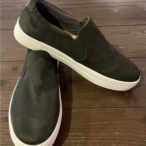 Steve Madden Camo Print Slip On Sneakers